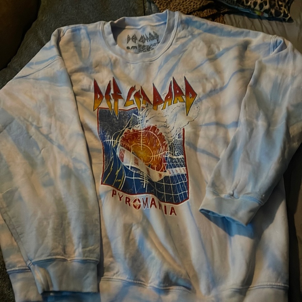 Great condition Def Leppard urban outfitters sweatshirt